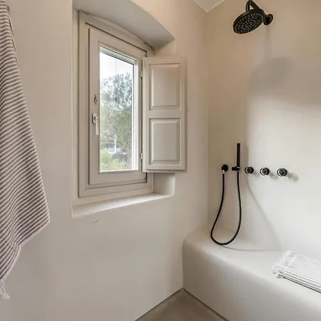 Stunning With Modern Decor *
