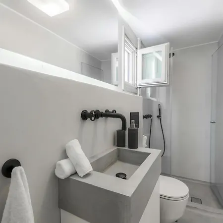 Stunning With Modern Decor *
