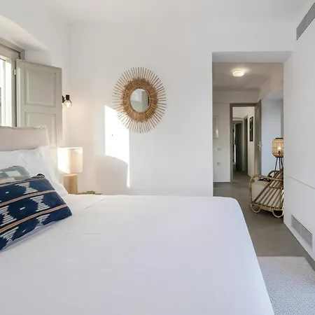 Vila Stunning With Modern Decor *