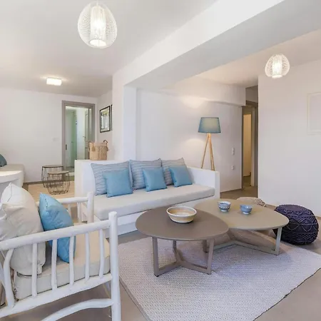 Vila Stunning With Modern Decor *