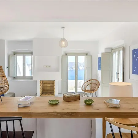 Stunning With Modern Decor Villa *